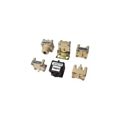 Price Drop KMC CONTROLS RCC-1109 Adjustable Diverting Relay with Mounting Bracket 3-23PSI