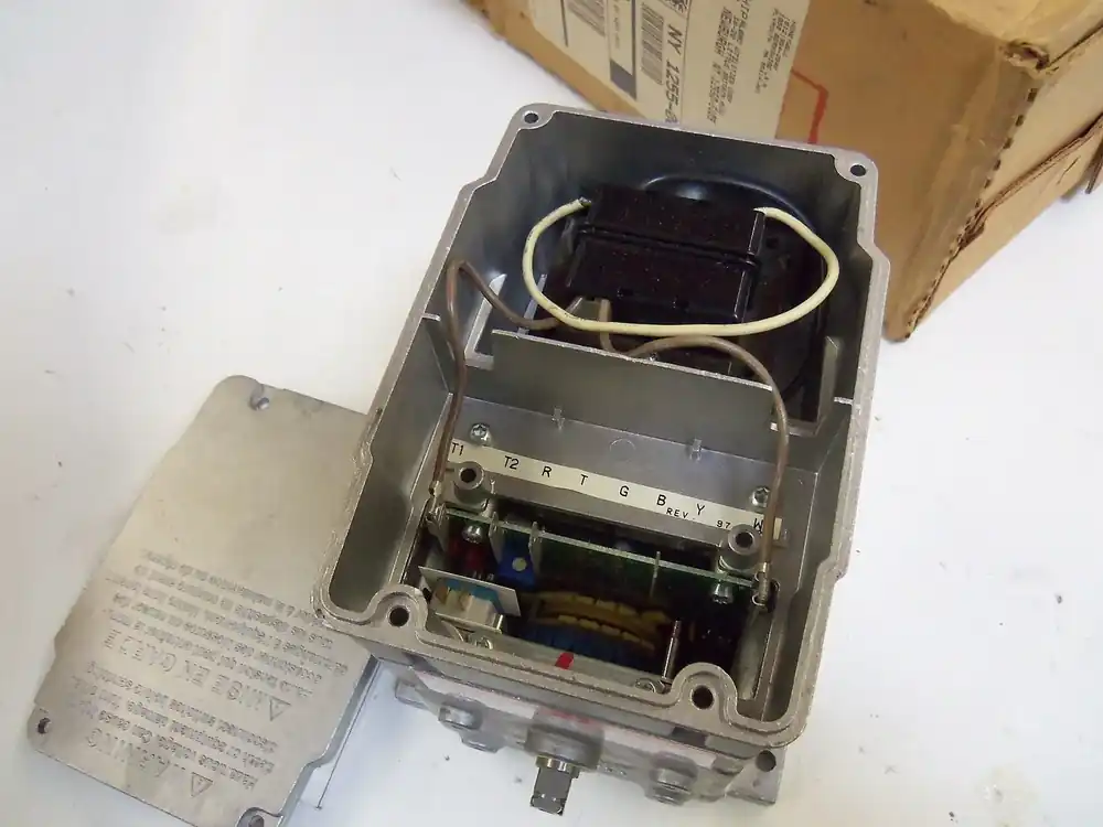 Honeywell M9484E1033 Modutrol IV Motor 150 lb-in 1 Switch Secure Checkout