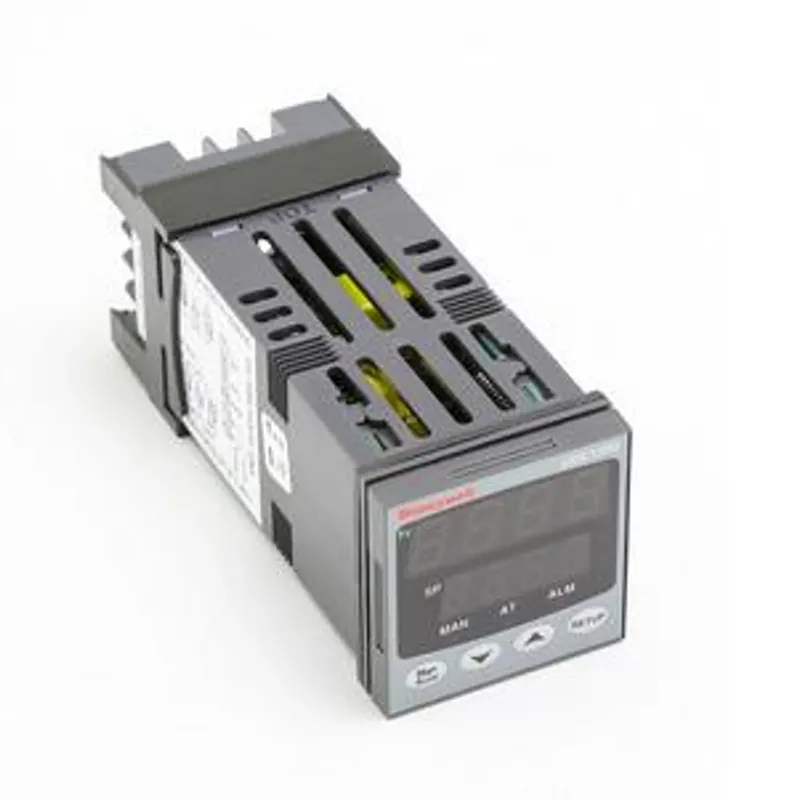 Fan Favorite Honeywell DC120211001000 UDC1200 Loop Controllers Reliable Performance
