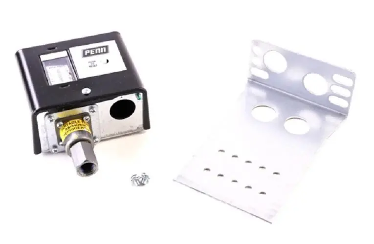 Bargain Johnson Controls P70KA-7 Pressure Switch 50/450 PSI for Ammonia Application