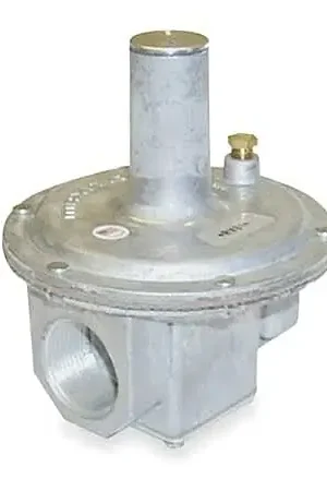 Deal Maxitrol RV61-1-1/4 1-1/4 Straight-Thru-Flow Gas Regulator 1 psi Inlet Pressure 2,500,000 Btu