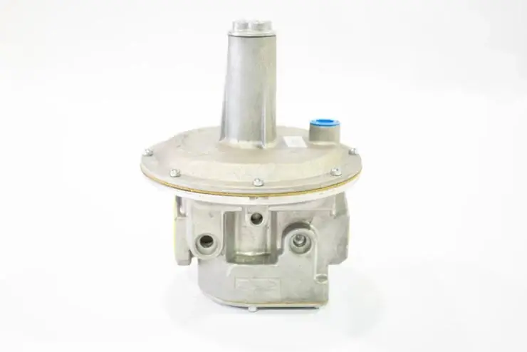 Cheap Maxitrol 210E, 2" NPT Gas Pressure Regulator